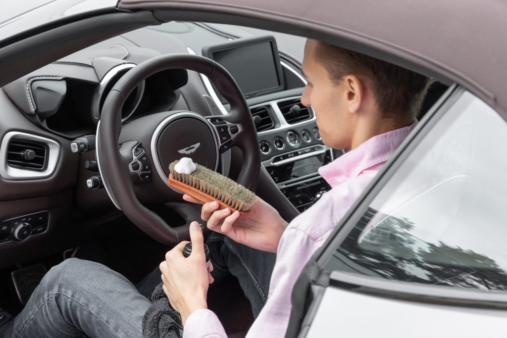 Auto_Lederreiniger_KULT Auto_Lederreiniger_KULT